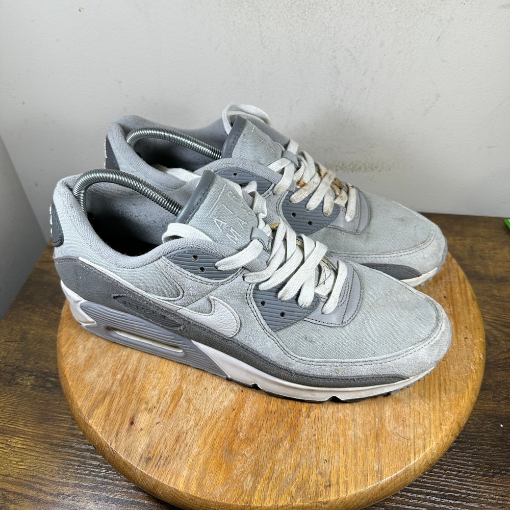 Nike Air Max 90 Mens Grey White Casual Lifestyle Shoes Size 12 DA1641-001